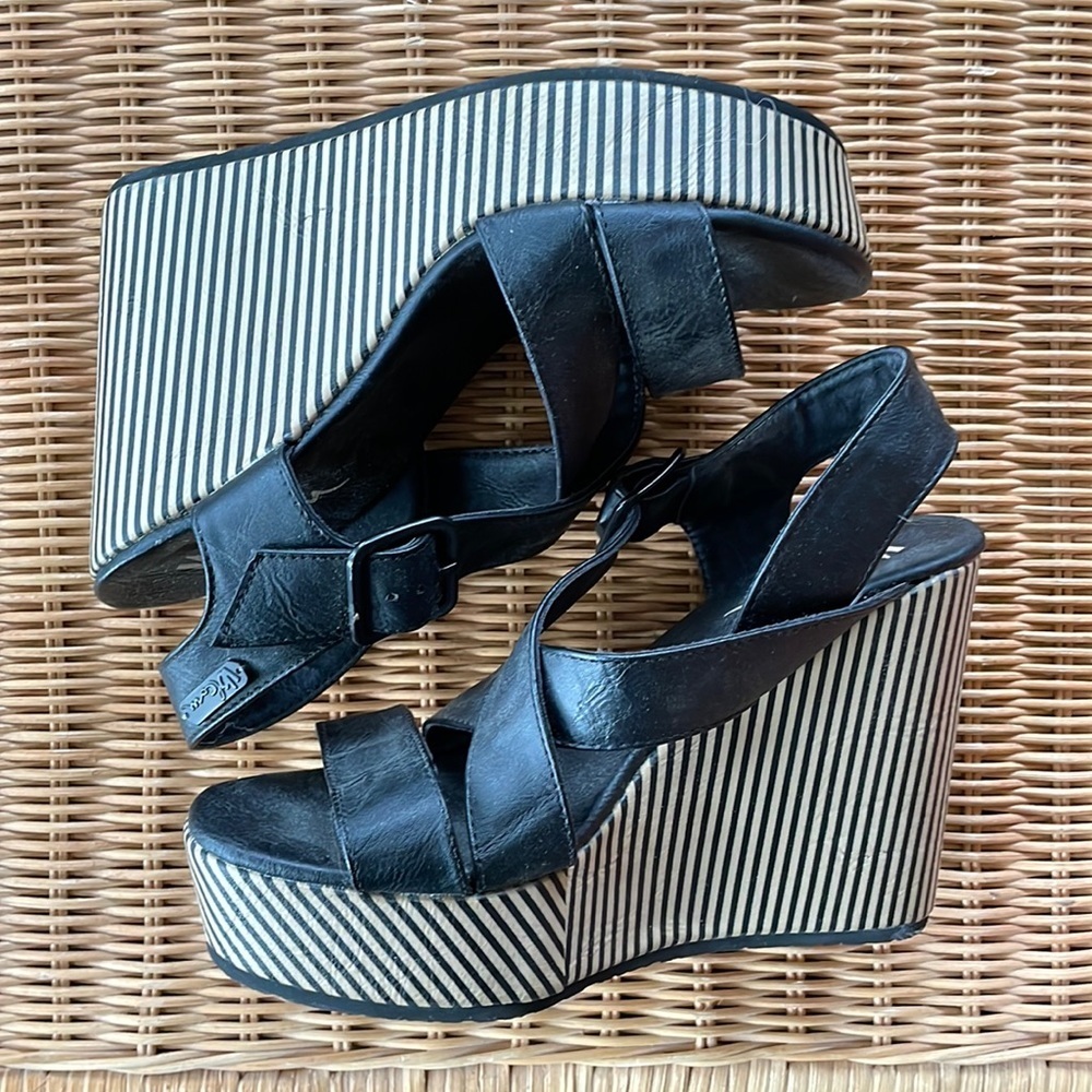 ✨Host Pick✨ Volcom Platform Wedges NWOB